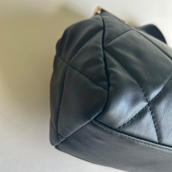 Bradgley Mischka Black Leather Quilted Handbag - Picture 8 of 12